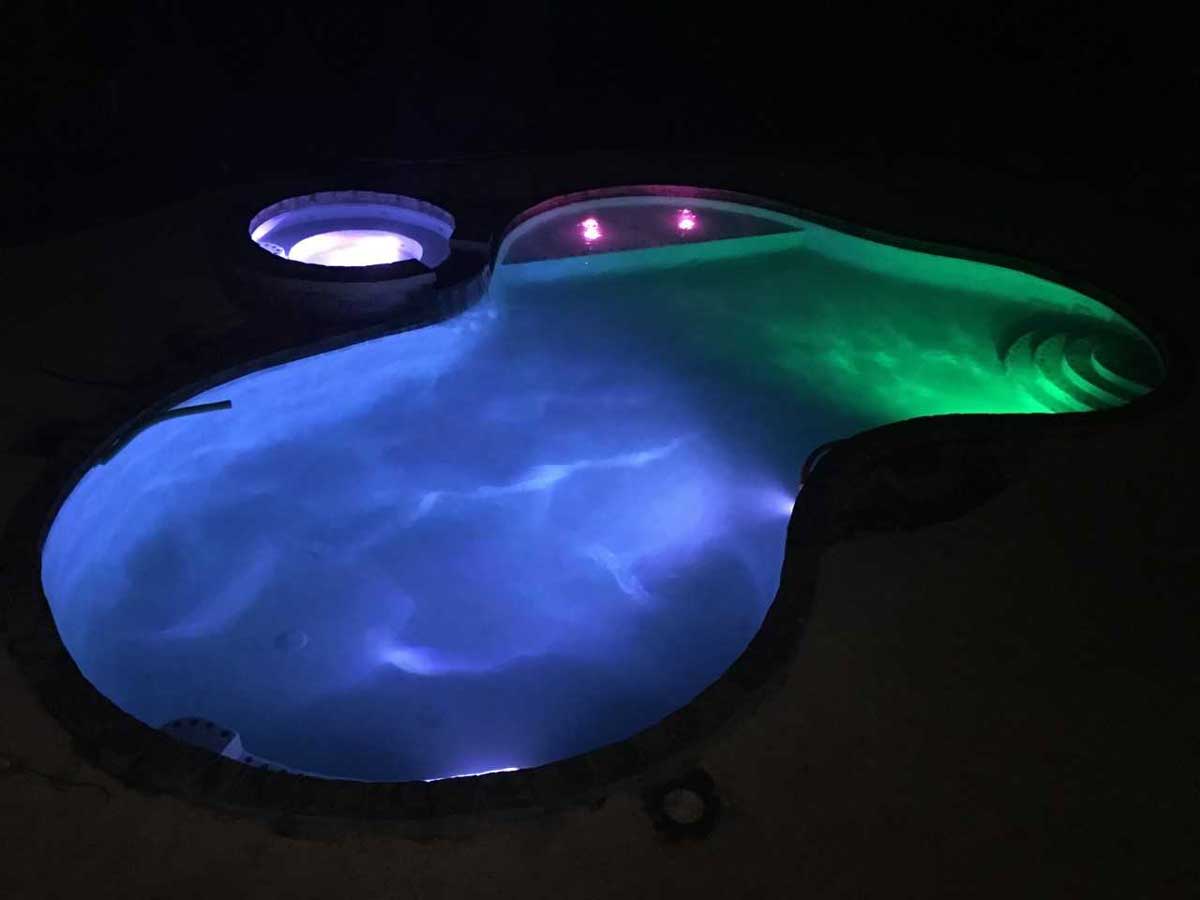 colored pool lighting